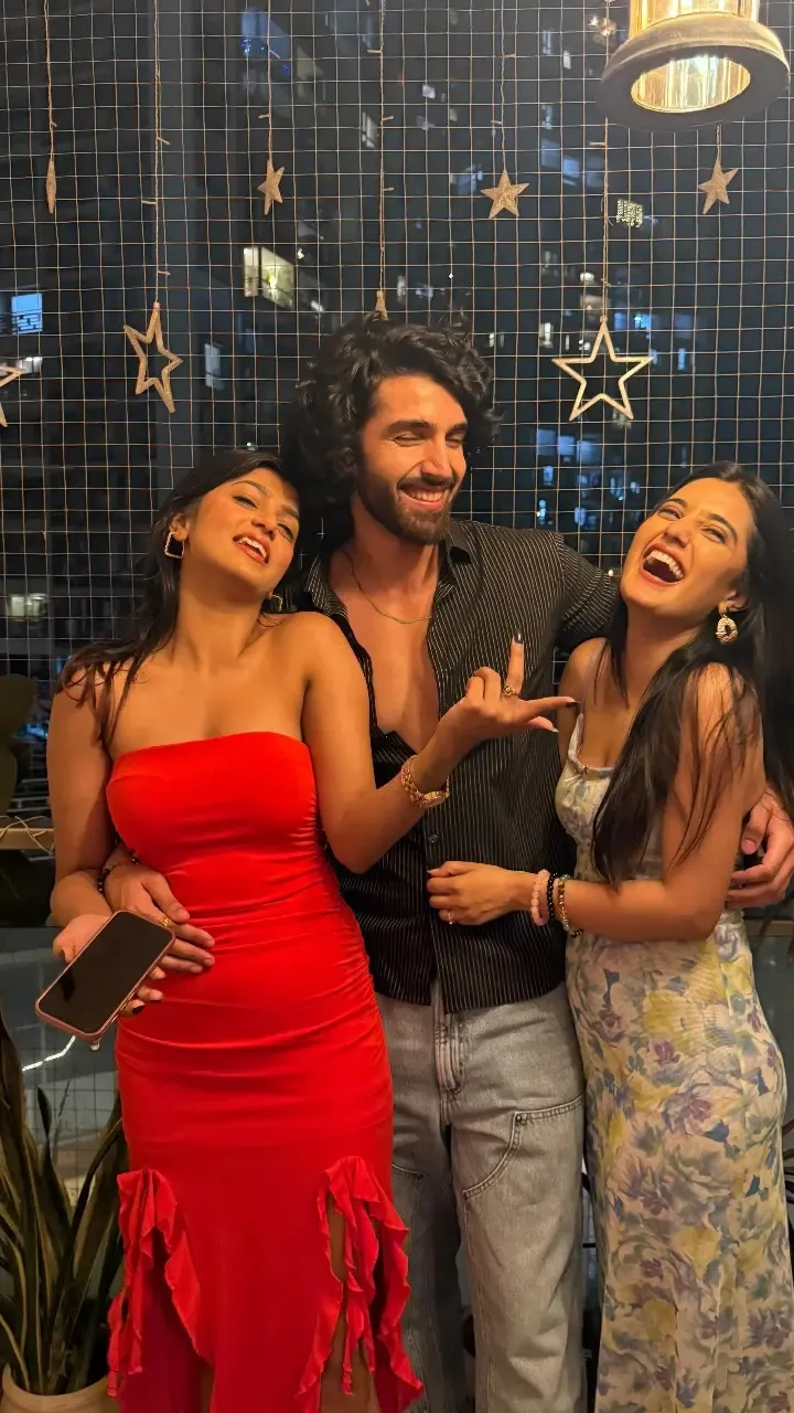 What Keeps the Cast of ‘Jaane Anjaane Hum Mile’ Close Off-Screen?