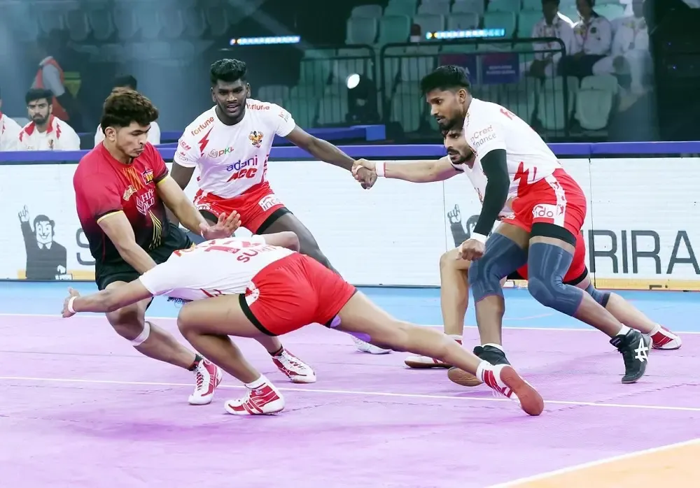 Did the Bengaluru Bulls Dominate the Gujarat Giants 54–26 to Secure Their Top-Four Spot?