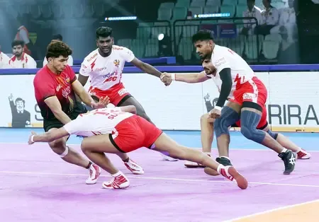 Did the Bengaluru Bulls Dominate the Gujarat Giants 54–26 to Secure Their Top-Four Spot?