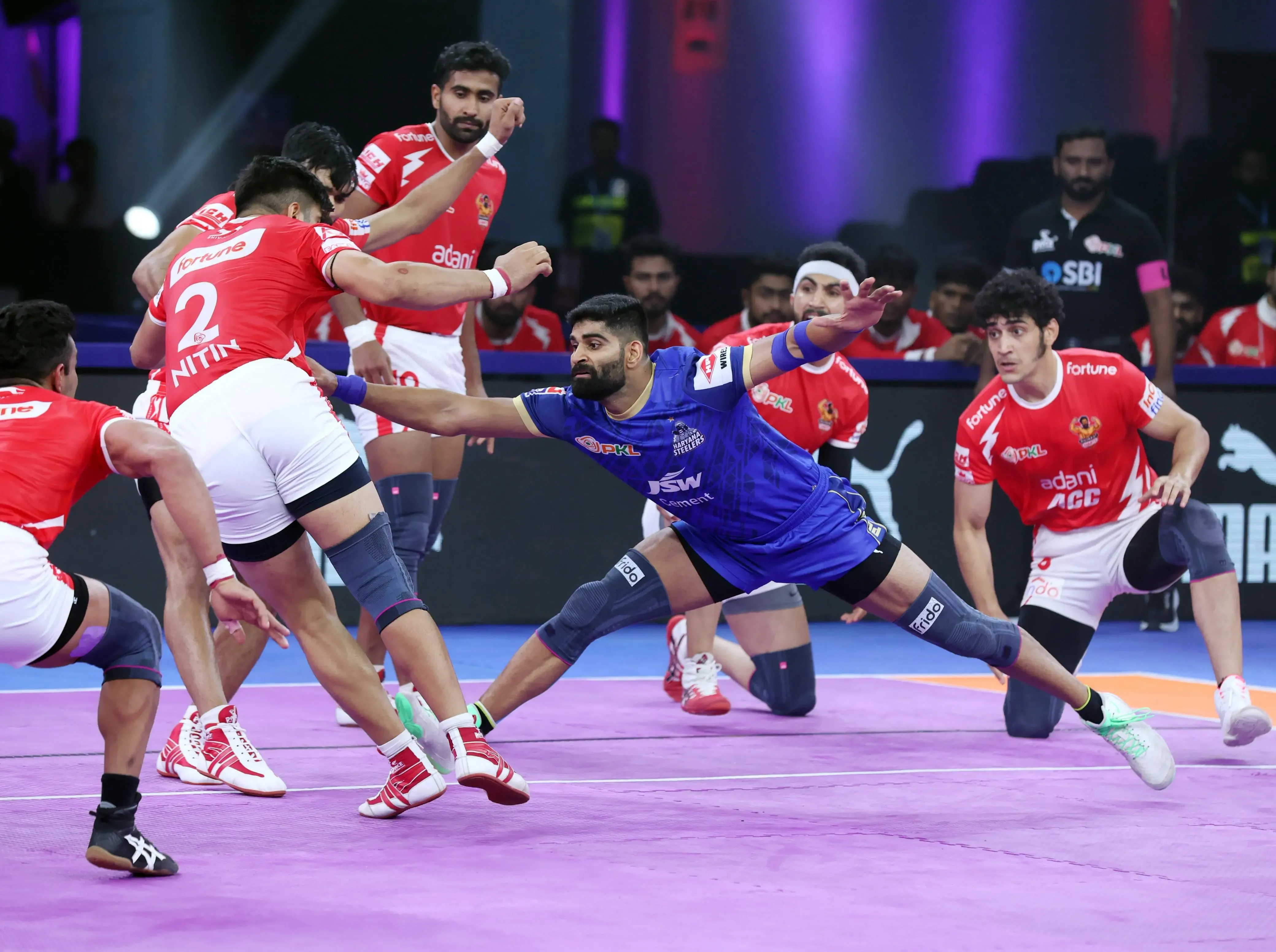 How Did Jaideep Dahiya’s High-Five Lead Haryana Steelers to a Narrow Win Over Gujarat Giants?