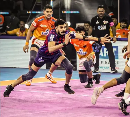 पीकेएल : दूसरे खिताब पर दबंग दिल्ली की नजरें, फाइनल में पुणेरी पल्टन से सामना