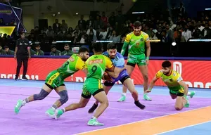 PKL Season 11: Devank Dalal leads Patna Pirates to win over Bengal Warriorz; Maninder Singh joins 1500-point club 