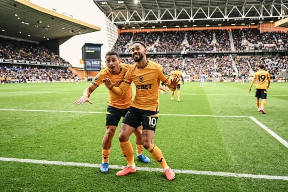 Wolves Dominate Spurs with 4-2 Victory at Molineux