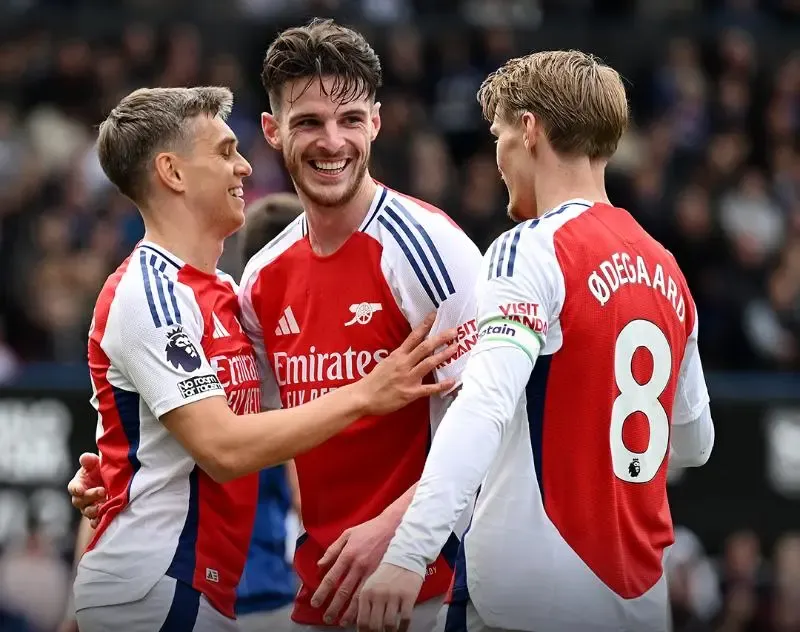 Trossard's Double Powers Arsenal to 4-0 Triumph Against Ipswich Town