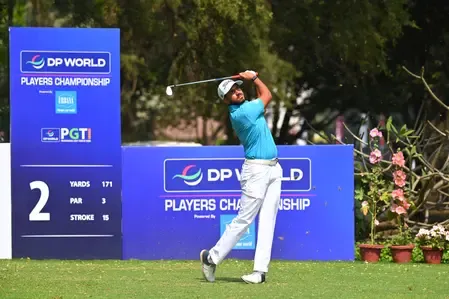 Can Shaurya Bhattacharya maintain his lead after shooting a record-low 62?