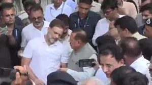 राहुल गांधी का PM आवास के बाहर धरना, जितेंद्र सिंह ने की बातचीत; छात्र लाठीचार्ज पर विपक्ष एकजुट