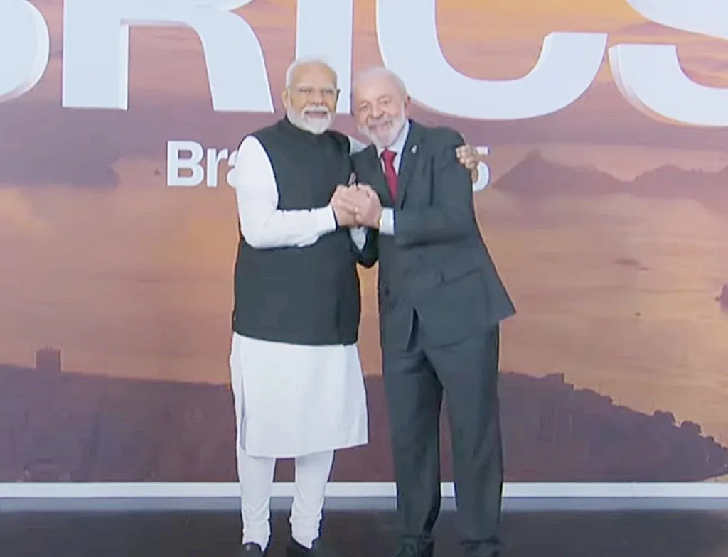 Did PM Modi Receive a Warm Welcome at the Rio Museum for the BRICS Summit?