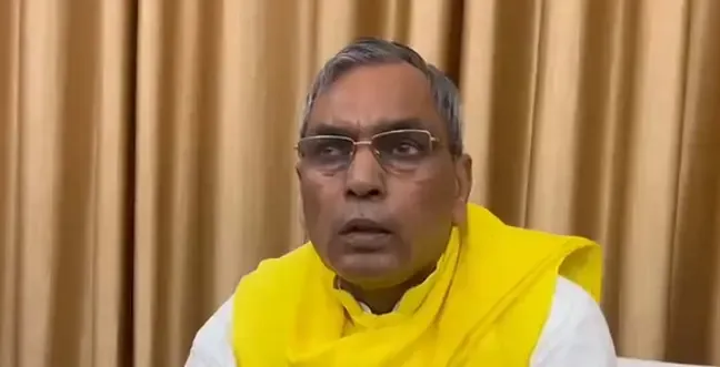 ओम प्रकाश राजभर का दावा: पीएम मोदी और सीएम योगी के हाथों में संविधान सुरक्षित, अखिलेश पर तीखा हमला