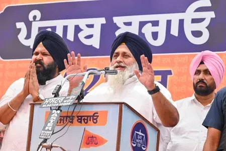 Sukhbir Badal attacked at Nanded gurudwara; PM Modi calls Harsimrat