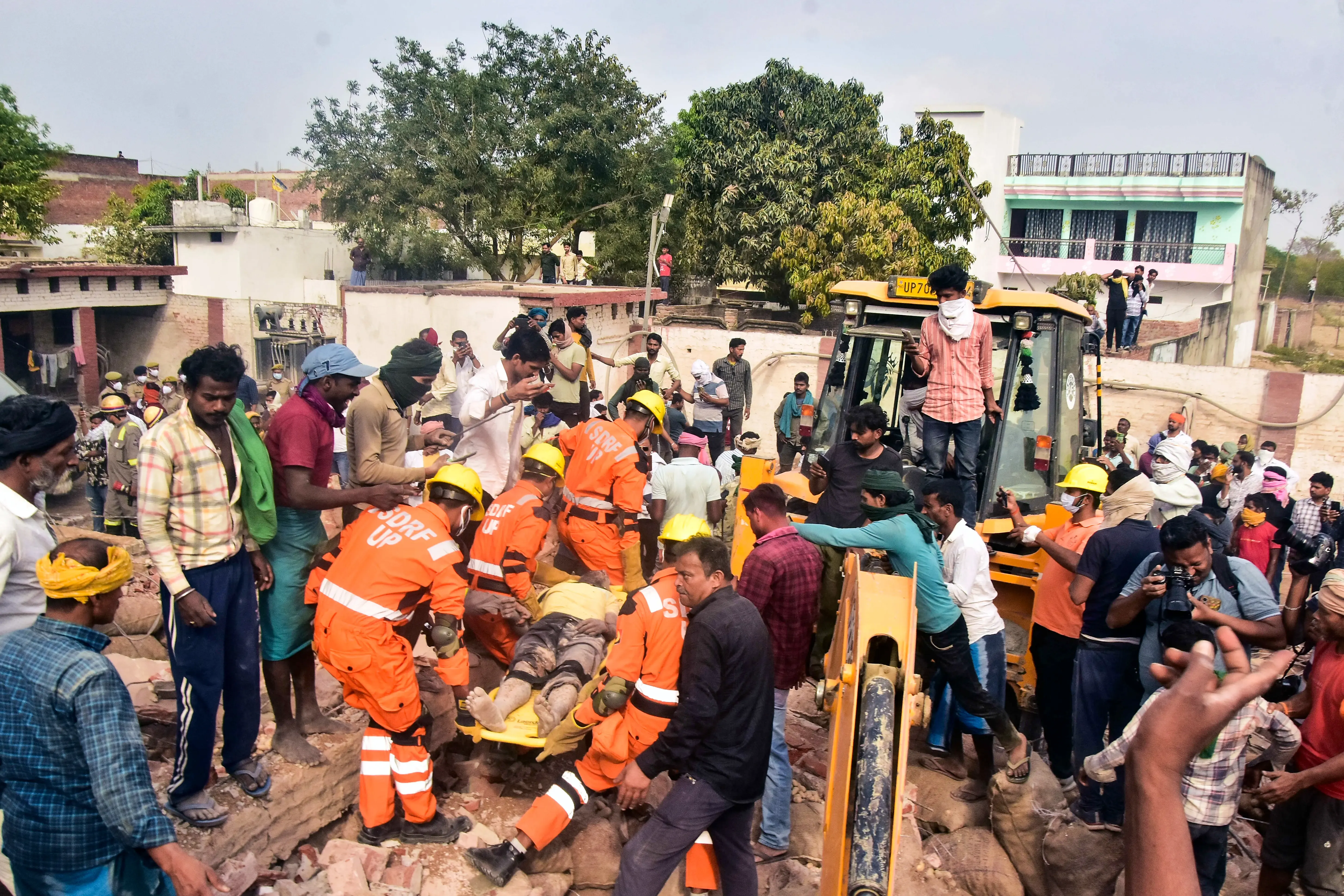 PM Modi Mourns Prayagraj Building Collapse, Offers Relief for Victims