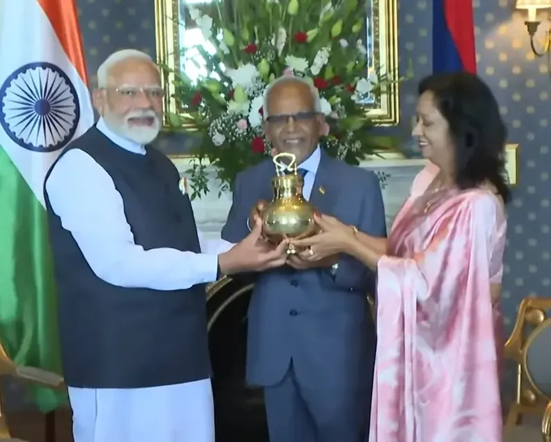PM Modi Presents 'Maha Kumbh Jal' to Mauritius President in Port Louis