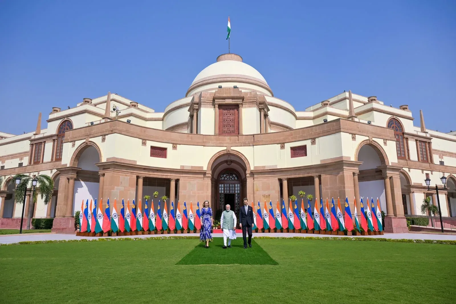PM Modi holds bilateral talks on trade, tech and startups