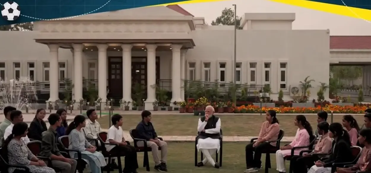 How Does PM Modi Inspire Students with Leadership Wisdom, Culture, and Chhattisgarhi Snacks at Pariksha Pe Charcha?