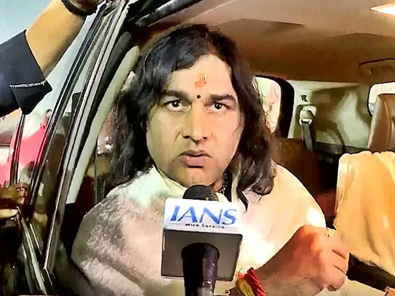 PM Modi Embodies True Sanatani Spirit, Dip at Sangam is a Source of Pride: Devkinandan Thakur