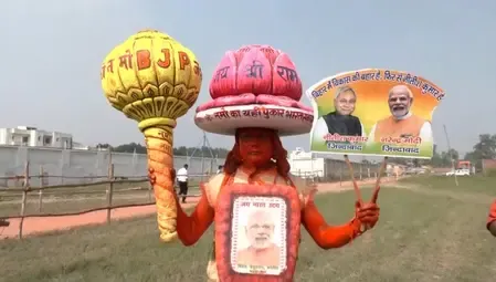 क्या पीएम मोदी का जबरा फैन भगवान हनुमान की वेशभूषा में 160 रैलियों में शामिल हुआ?