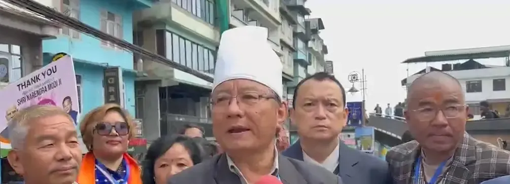 पीएम मोदी के सिक्किम दौरे पर गंगटोक में मेगा रोड शो, स्थानीय नेताओं ने उठाई आदिवासी दर्जे व बुनियादी ढांचे की मांग