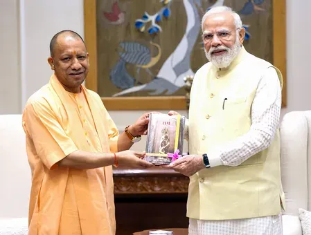 मोदी के सबसे लंबे PM कार्यकाल पर योगी की बधाई: '4,399 दिन जनविश्वास और राष्ट्रसेवा का कीर्तिमान'
