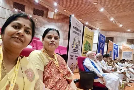पीएम मोदी की सादगी : एनडीए सांसदों की कार्यशाला में आम आदमी की तरह अंतिम पंक्ति में बैठे
