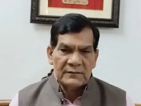 क्या अखिलेश यादव की प्रधानमंत्री मोदी की उम्र पर की गई टिप्पणी अशोभनीय और दुखद है?