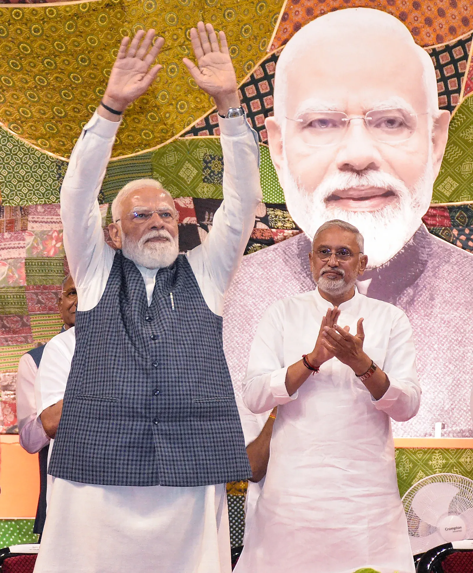 मोदी ने तोड़ा नेहरू का 4,398 दिनों का रिकॉर्ड, NDA नेताओं ने कहा — यह जनविश्वास की जीत