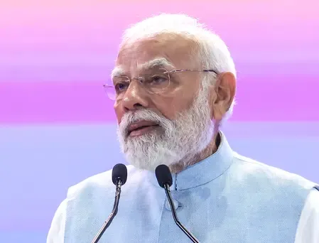 How is PM Modi praising health workers as India sees a historic drop in TB cases?