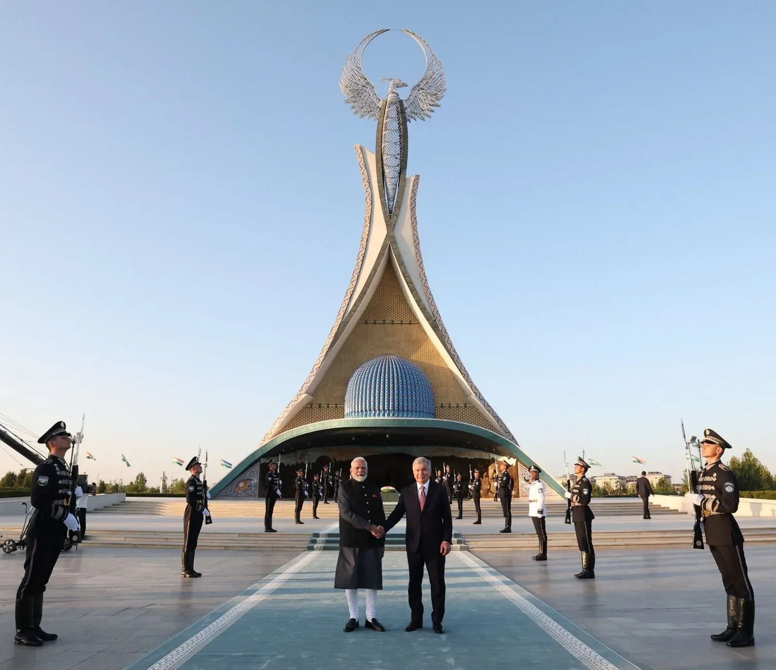 PM Modi lays wreath at Yangi Uzbekistan Monument in Tashkent