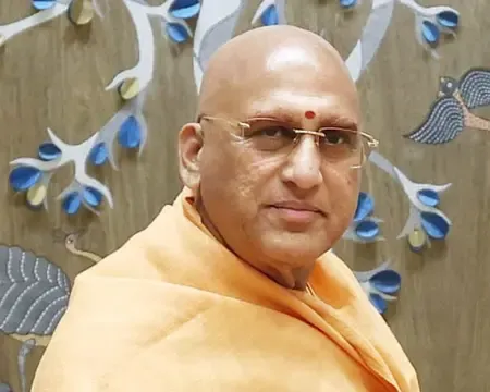 पीएम मोदी ने भारत को दी नई दिशा, देश उनके हाथों में सुरक्षित: स्वामी अवधेशानंद गिरि  