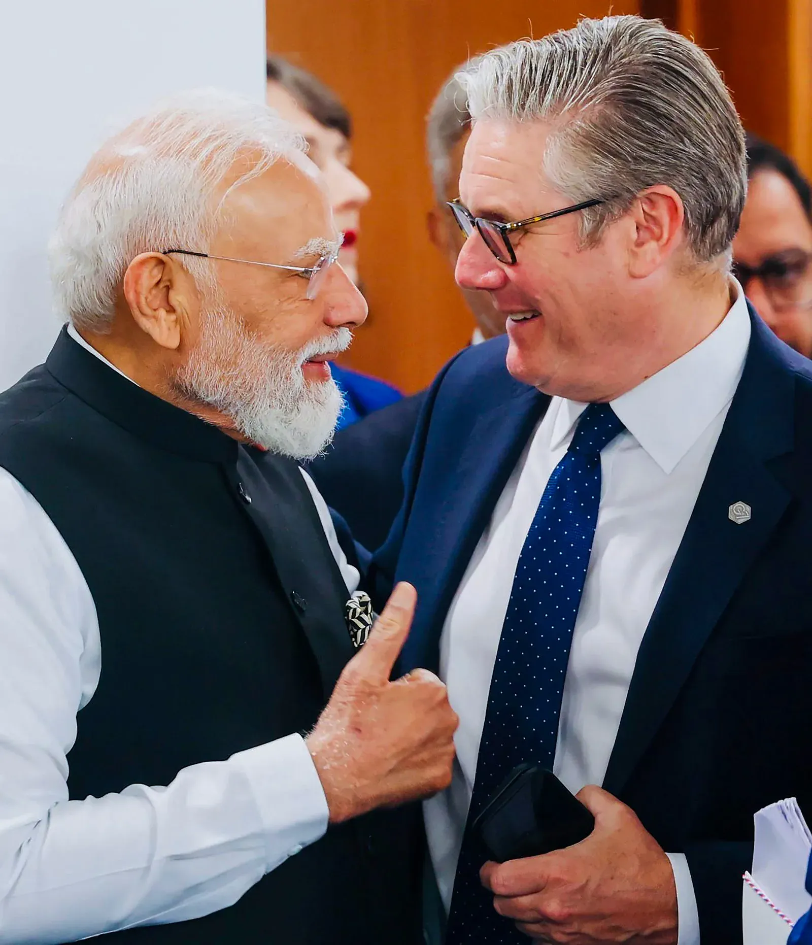 PM मोदी ने G7 समिट में विश्व नेताओं से की मुलाकात, ट्रंप-मैक्रों समेत दिग्गजों से द्विपक्षीय वार्ता