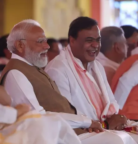 हिमंता बिस्वा सरमा ने ली दूसरी बार असम CM की शपथ, PM मोदी ने बताया 'बेहतरीन प्रशासक'