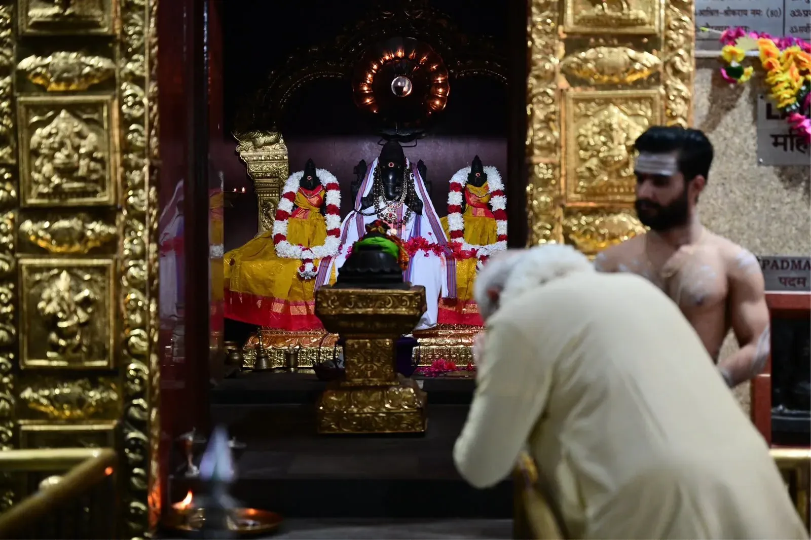 PM Modi offers prayers at Shri Vinayak Temple, seeks blessings for nation