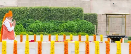How did PM Modi honor Mahatma Gandhi's legacy?