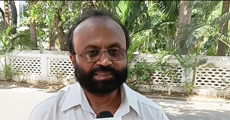 How did PM Modi commend Mani Maran for safeguarding ancient manuscripts?