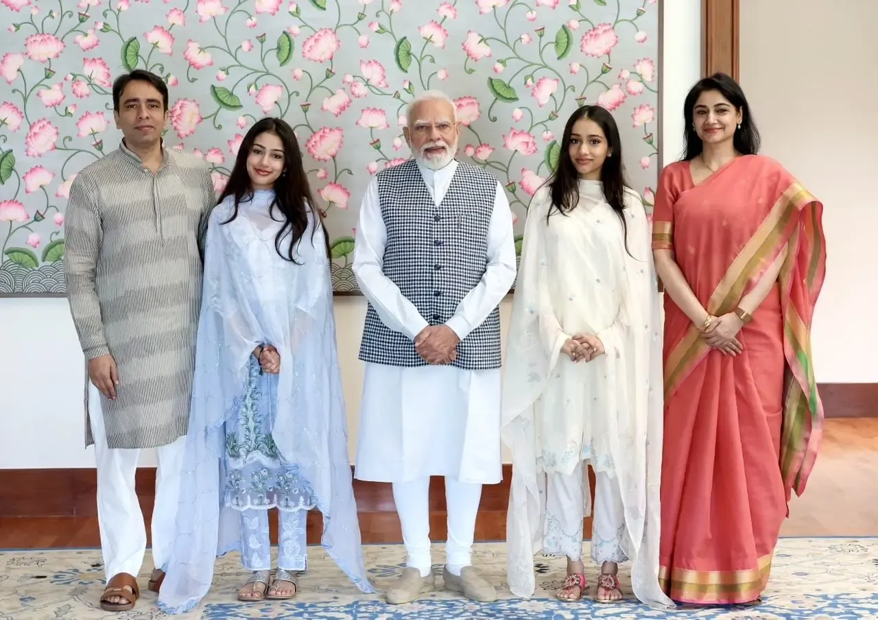 जयंत चौधरी परिवार सहित PM मोदी से मिले, मुजफ्फरनगर सम्मेलन से पहले एकजुटता का संदेश