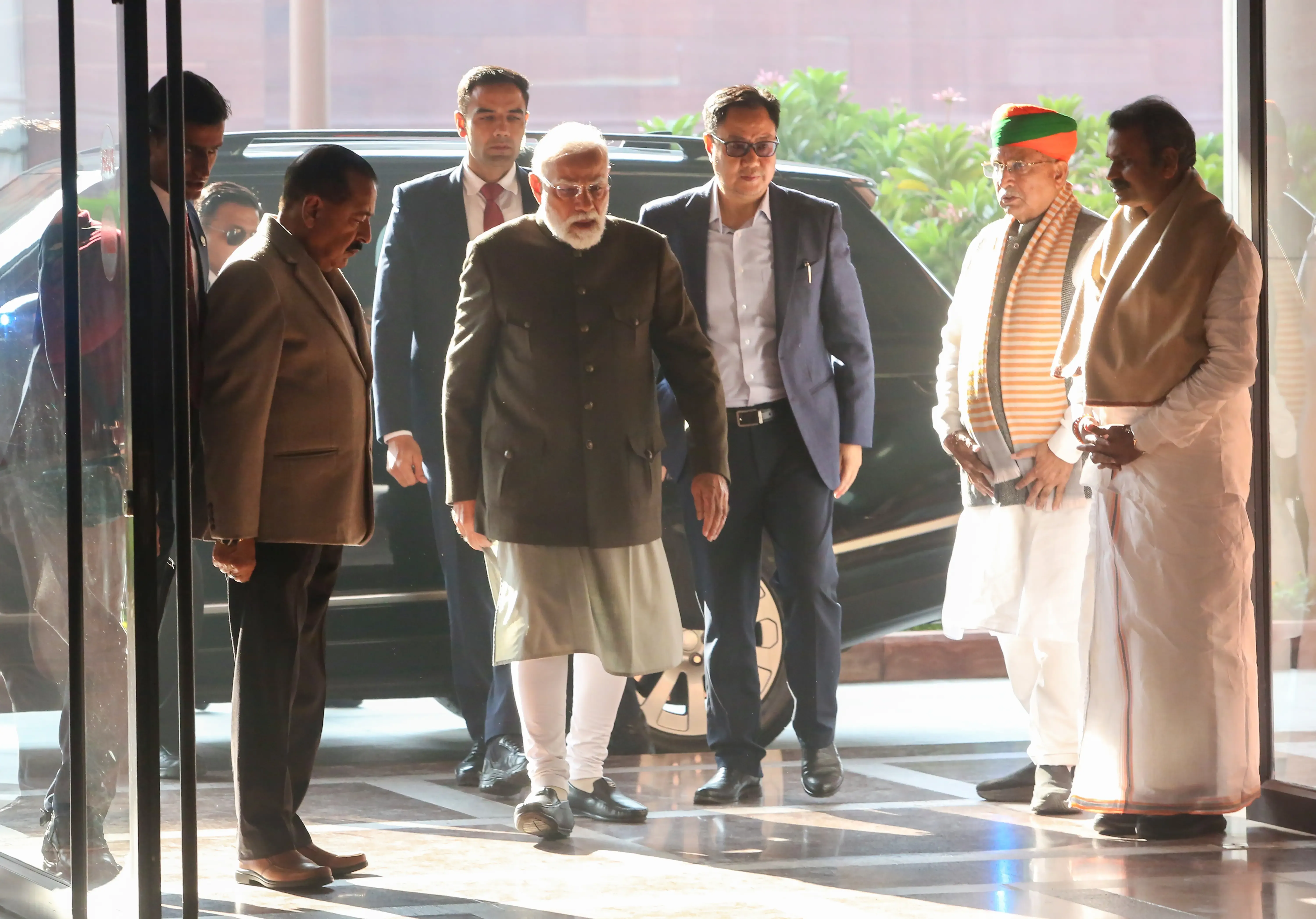 क्या पीएम मोदी शुक्रवार को उत्तर प्रदेश के एनडीए सांसदों से संसद भवन में मिलेंगे?