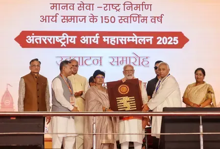 How is PM Modi Encouraging Arya Samaj to Lead the Swadeshi Movement?