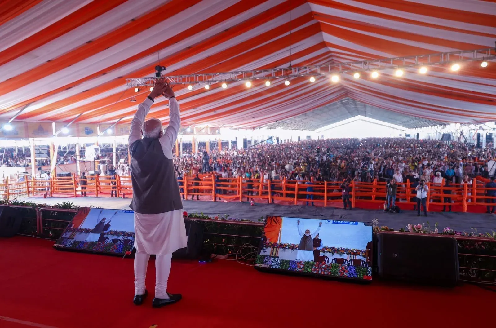 PM Modi Visits Tarakeswar in West Bengal, Shares Programme Moments
