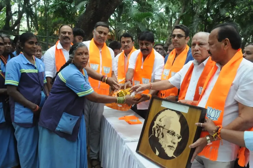 How is PM Modi’s leadership and vision inspiring the world?