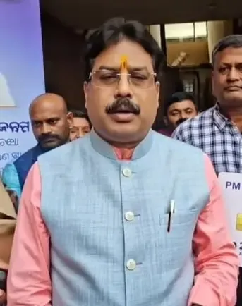 पीएम स्वनिधि स्कीम से स्ट्रीट वेंडर्स को मिल रहा आर्थिक लाभ : मंत्री कृष्ण चंद्र महापात्रा 
