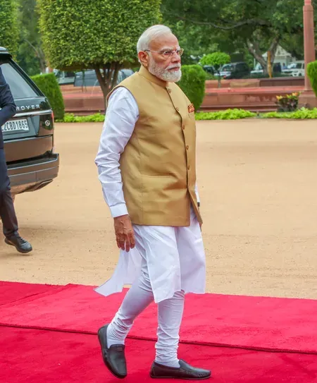 PM Modi unveils ₹1.06 lakh crore projects in Rajasthan: Pachpadra Refinery, Jaipur Metro Phase 2