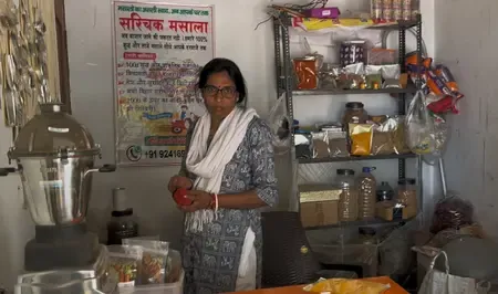सिलाव की मंजुला ने 'पीएमएफएमई' योजना से खड़ा किया 10 लाख का मसाला उद्योग, 30 से अधिक लोगों को दिया रोजगार