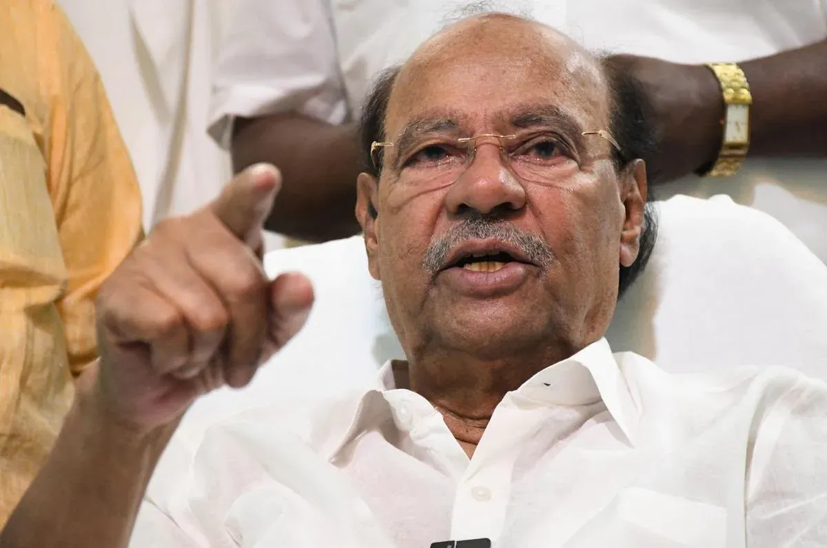PMK founder Ramadoss retires at 88, hands reins to Anbumani