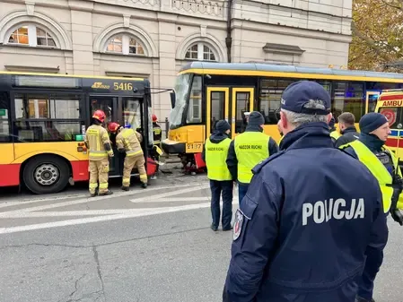 Poland: 23 people injured after trams and bus collide in Warsaw 