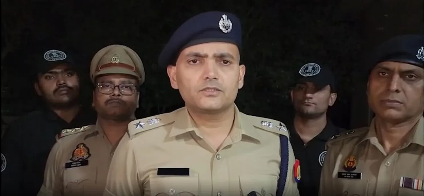 अलीगढ़ मुठभेड़: महिलाओं से लूट के दो आरोपी रजा मोहम्मद और मुबीन ढेर, 2 कांस्टेबल घायल