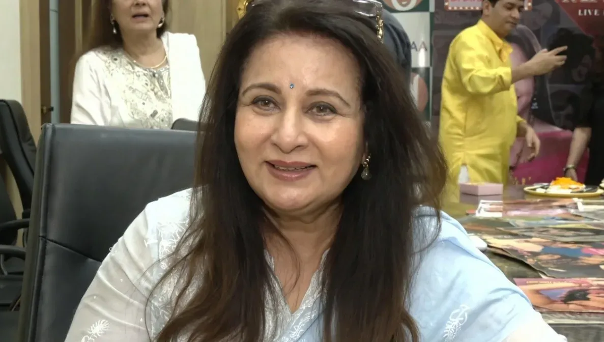 पूनम ढिल्लों की महिलाओं को सीख: 'शिक्षा हो या हुनर, इसे कभी मत छोड़ो — यही आपकी असली ताकत है'