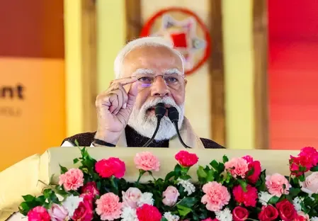 क्या प्राचीन शैली का नौसैनिक पोत कौंडिन्य पहली यात्रा पर रवाना हुआ? पीएम मोदी ने जताई खुशी