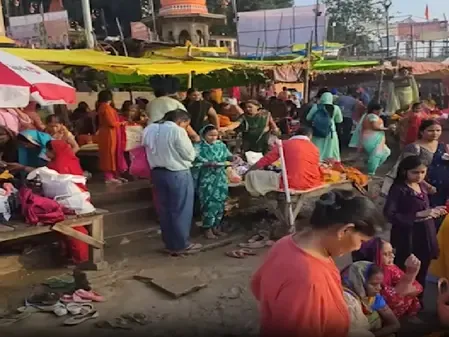 प्रबोधिनी एकादशी : प्रयागराज के यमुना घाट पर लगा श्रद्धालुओं का तांता, स्नान कर भक्तों ने कराया तुलसी-शालिग्राम विवाह