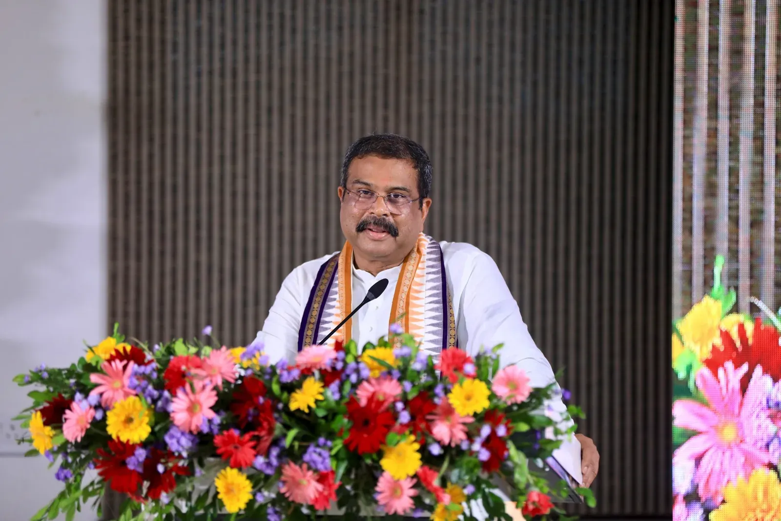 Pradhan backs arts college in Sambalpur named after Murari Mishra