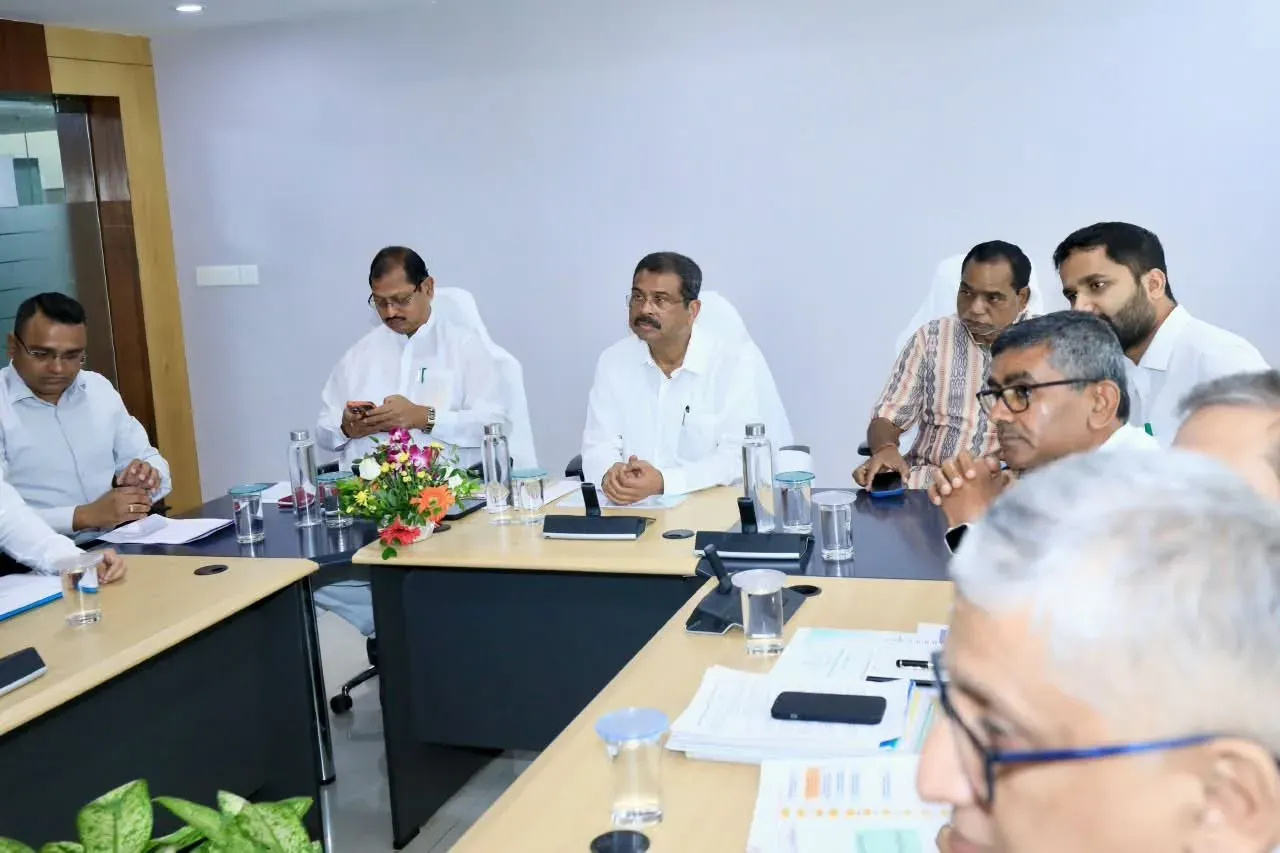 Pradhan joins Odisha MLAs for key rail meet in Bhubaneswar
