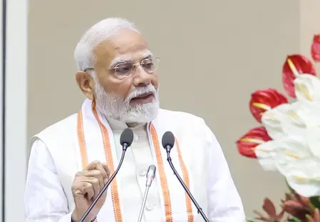 प्रधानमंत्री मोदी घाना के लिए रवाना, पांच देशों की यात्रा करेंगे