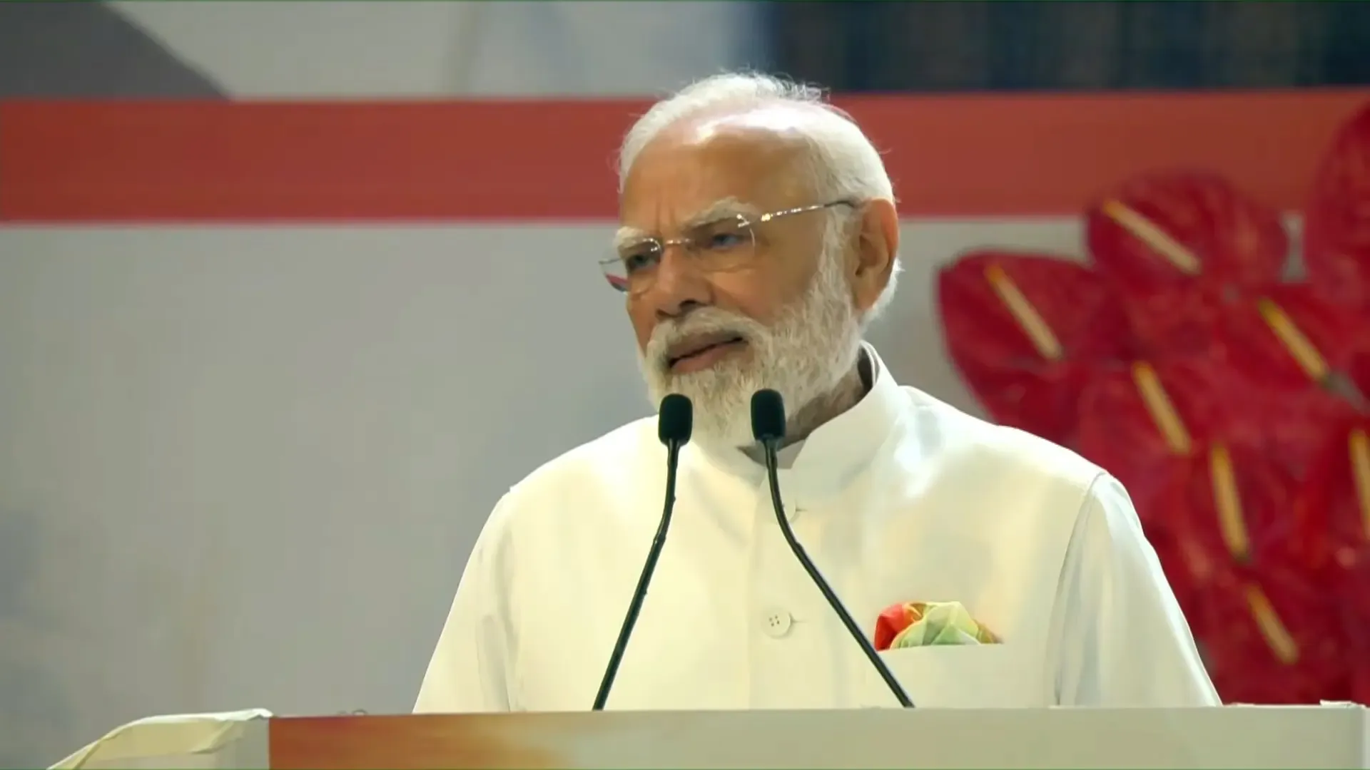 क्या प्रधानमंत्री मोदी नई वंदे भारत ट्रेनों की सौगात देंगे?